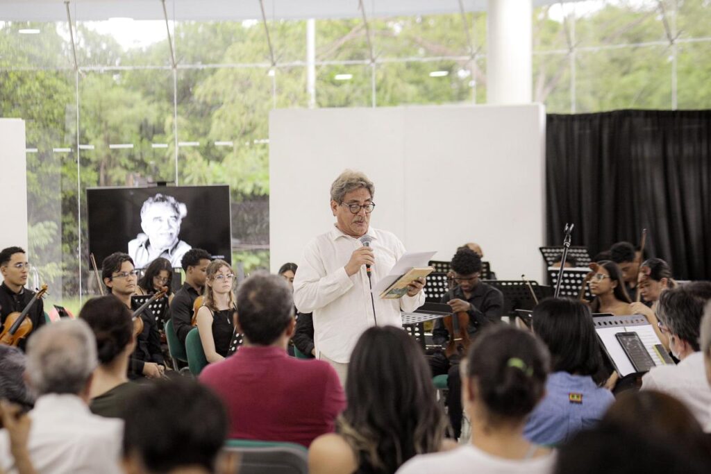 El escritor Gustavo Tatis cita y comenta la música clásica contenida en la obra póstuma del escritor Gabriel García Márquez, “En agosto nos vemos”.