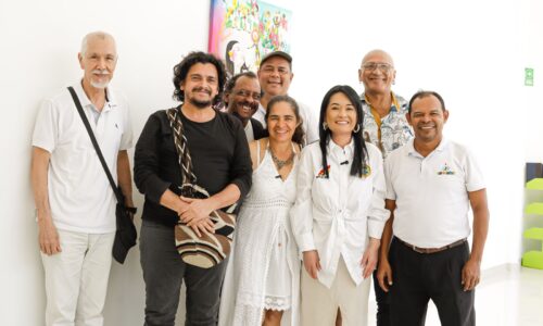 La directora del IPCC, Lucy Espinosa, junto al Consejo de Teatro, representado en el Consejo Distrital de Cultura de Cartagena de Indias por Flor de Lis Agudelo.